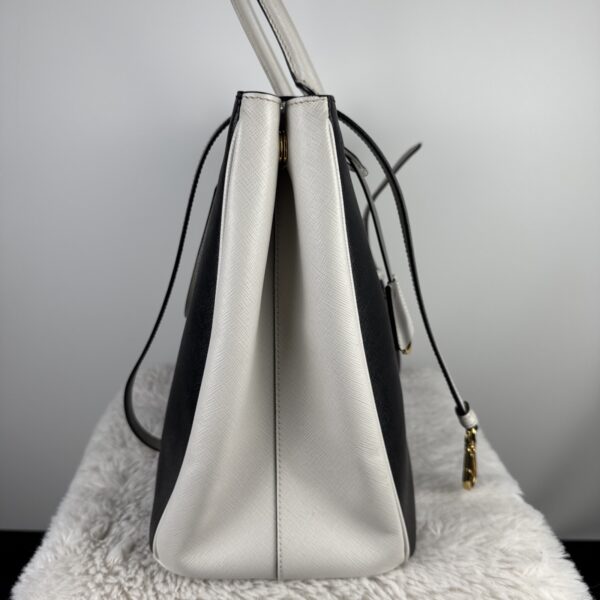 2026-01-05 16.03.36 Prada Galleria Large Black White Saffiano Leather Tote Gold Hardware