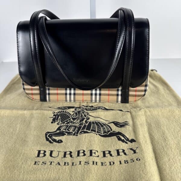 2026-01-14 12.06.25 Vintage Burberrys Nova Check Black Leather Shoulder Bag