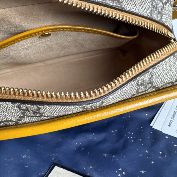 2026-01-14 14.19.51 Gucci Travel Pouch, GG Supreme, Retro Interlocking G