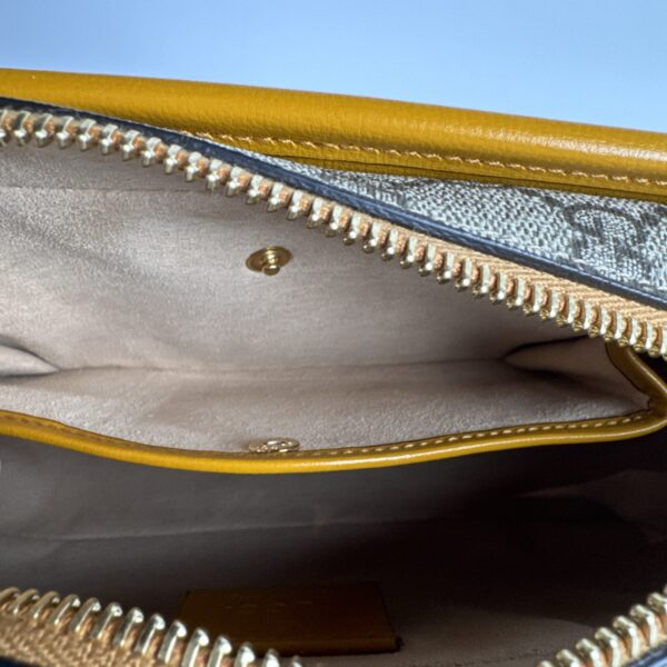 2026-01-14 14.19.57 Gucci Travel Pouch, GG Supreme, Retro Interlocking G