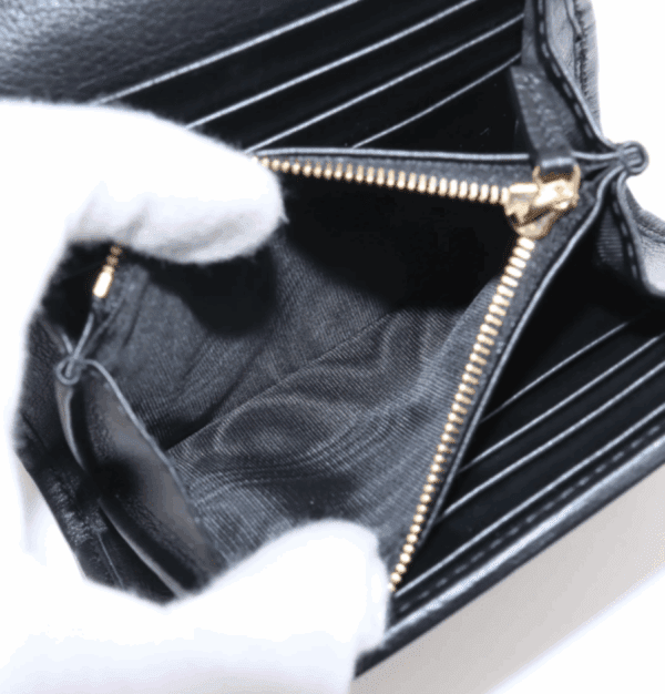 Screenshot 2025-12-20 153256 Gucci Blondie Medium Chain Wallet Black Calfskin GG Chain Crossbody New Box