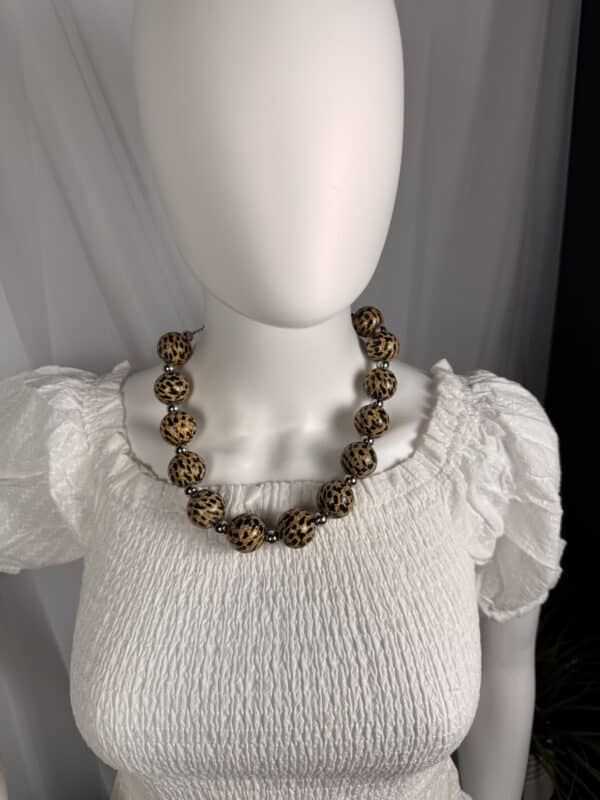 2026-06-23 20.19.10 Dolce & Gabbana Leopard Ceramic Bead Statement Necklace with D&G Box