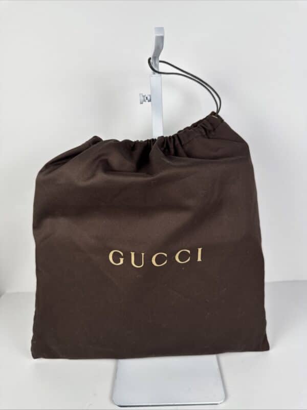 Gucci GG Supreme Canvas Front Zip Messenger Crossbody Bag Brown Adjustable Strap