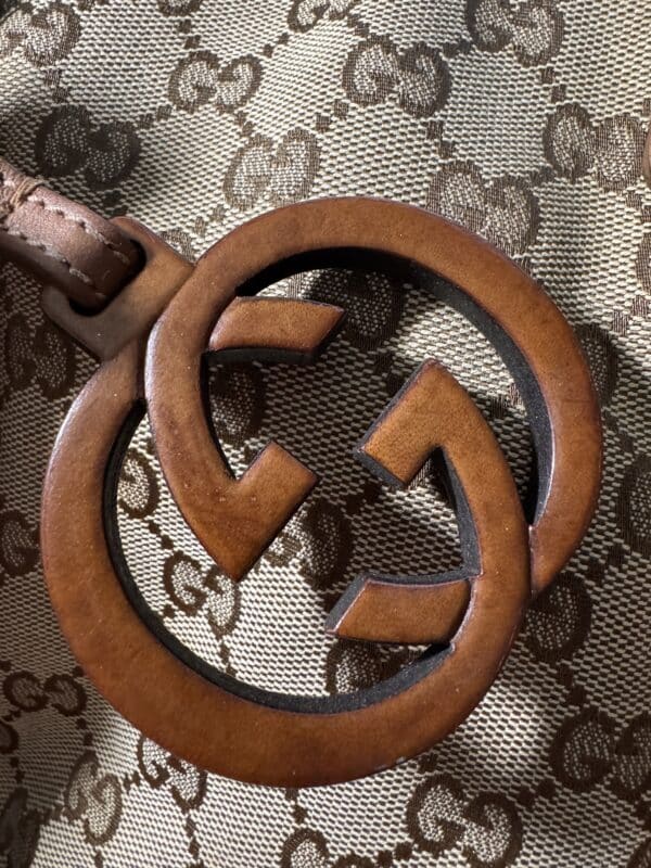 IMG_3640 Gucci Vintage Original GG Canvas Wooden Charm Tote Brown Leather