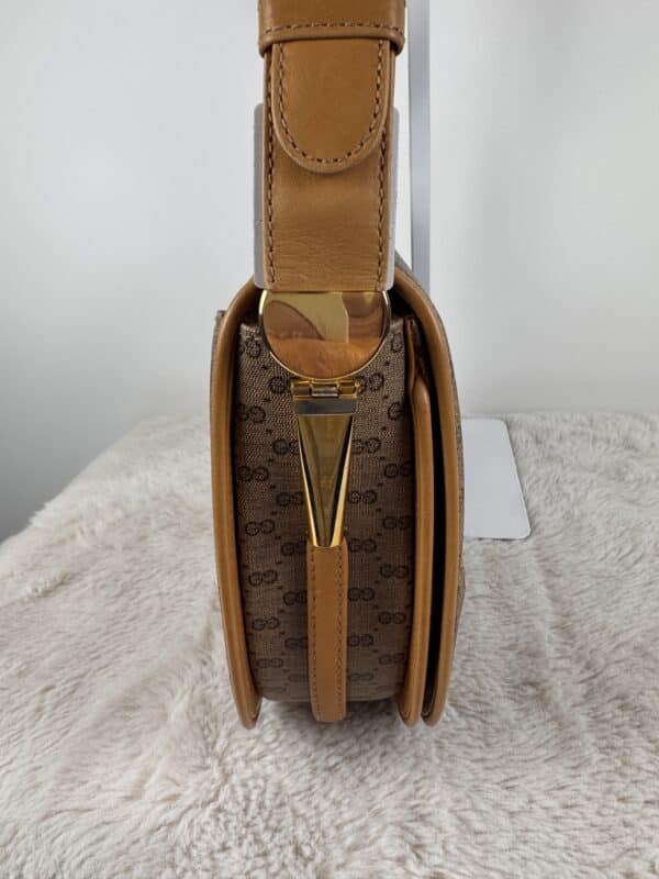 2026-05-12 17.51.33 Vintage Gucci Micro GG Saddle Shoulder Bag Brown Tan Leather Gold Hardware