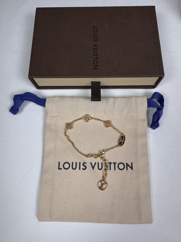 IMG_6515 (1) Louis Vuitton Logomania M68077 Monogram Flower Charm Bracelet