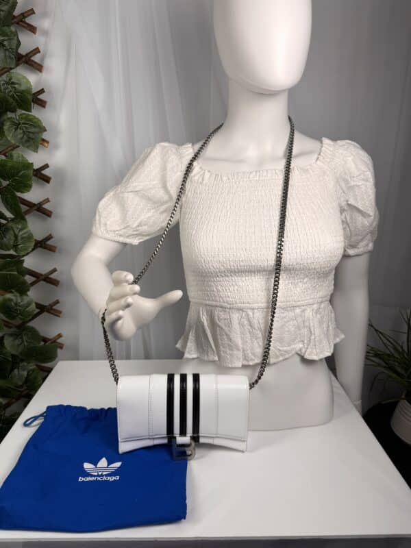 IMG_6646 Balenciaga x adidas Hourglass Chain Wallet White Leather Limited Edition