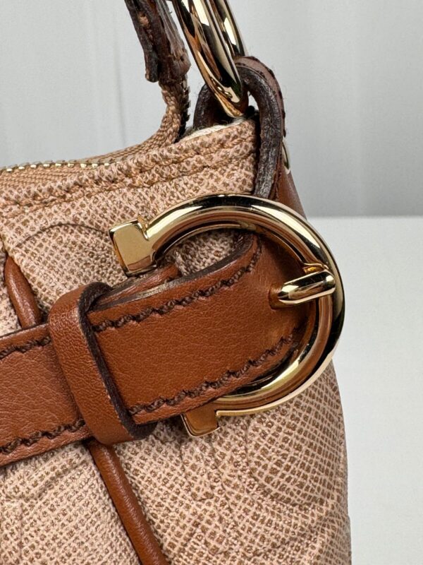 p1-242.jpg Salvatore Ferragamo Gancini Monogram Shoulder Bag Beige Brown Y2K Baquette