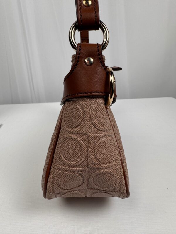 p1-244.jpg Salvatore Ferragamo Gancini Monogram Shoulder Bag Beige Brown Y2K Baquette
