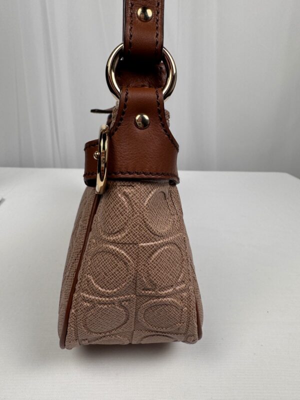 p1-245.jpg Salvatore Ferragamo Gancini Monogram Shoulder Bag Beige Brown Y2K Baquette