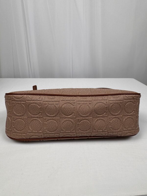 p1-246.jpg Salvatore Ferragamo Gancini Monogram Shoulder Bag Beige Brown Y2K Baquette