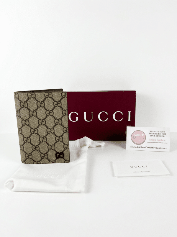 clean_up_and_enhance_remove_bac-0 (2) Gucci GG Supreme Passport Case Beige/Ebony 795229 – New Full Set