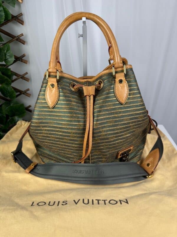 p1-277.jpg Louis Vuitton Grand Sac Noé M40563 Monogram Rayures Bag