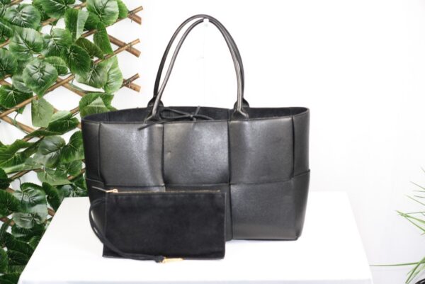 p1-238.jpg Bottega Veneta Arco 48 Black Maxi Intrecciato Leather Large Tote