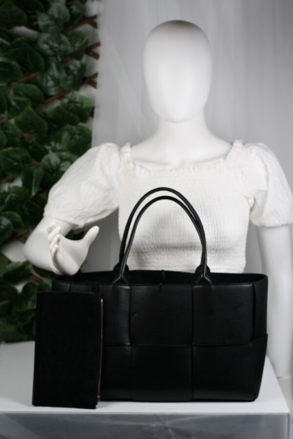 p1-239.jpg Bottega Veneta Arco 48 Black Maxi Intrecciato Leather Large Tote