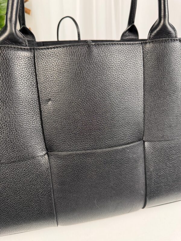 p1-251.jpg Bottega Veneta Arco 48 Black Maxi Intrecciato Leather Large Tote