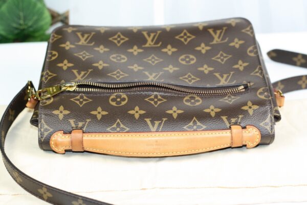 p1-294.jpg Louis Vuitton Pochette Métis MM Monogram Canvas M40780 Crossbody Bag