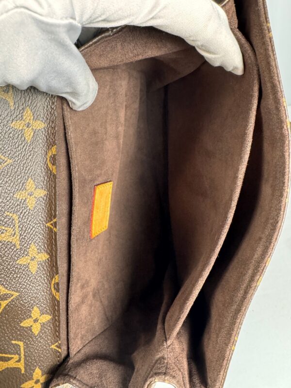 p1-301.jpg Louis Vuitton Pochette Métis MM Monogram Canvas M40780 Crossbody Bag