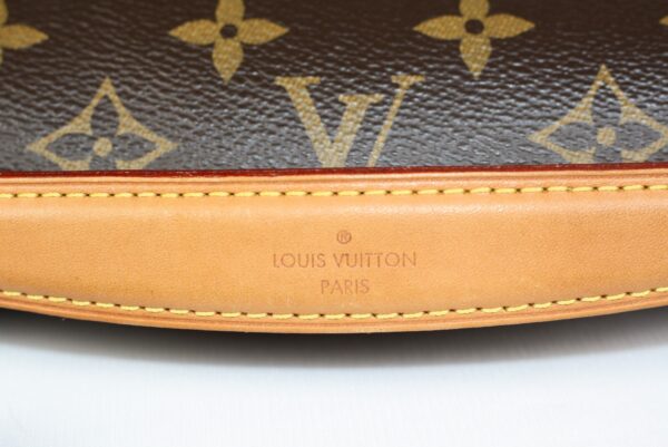 p1-303.jpg Louis Vuitton Pochette Métis MM Monogram Canvas M40780 Crossbody Bag