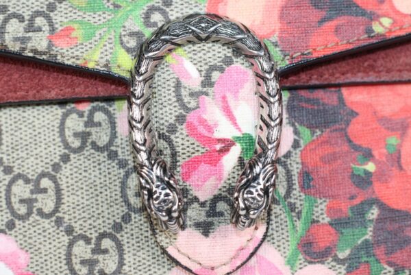 p1-89.jpg Gucci Dionysus Blooms Super Mini GG Supreme Chain Bag 476432