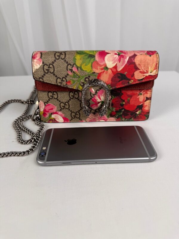p1-94.jpg Gucci Dionysus Blooms Super Mini GG Supreme Chain Bag 476432