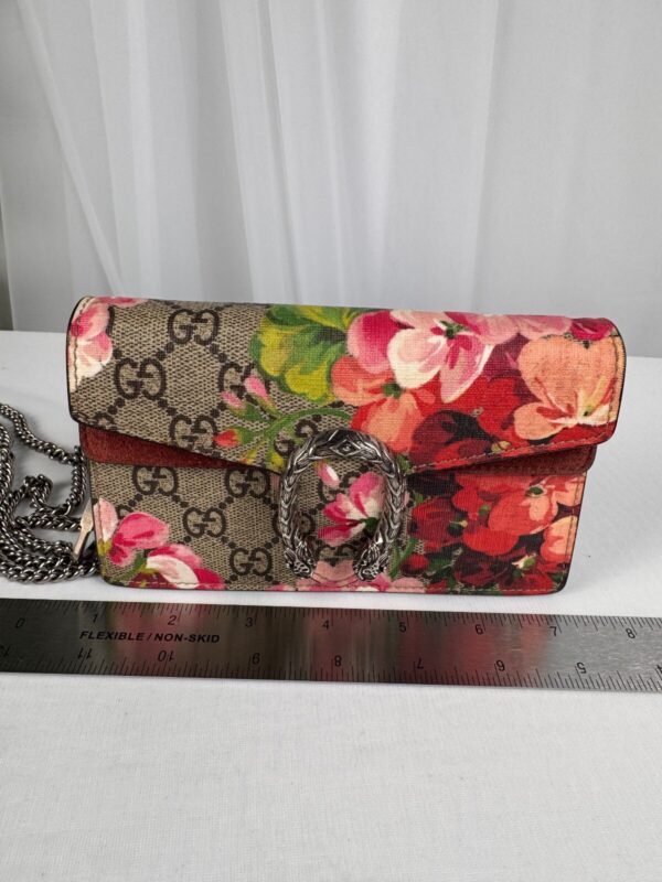 p1-95.jpg Gucci Dionysus Blooms Super Mini GG Supreme Chain Bag 476432