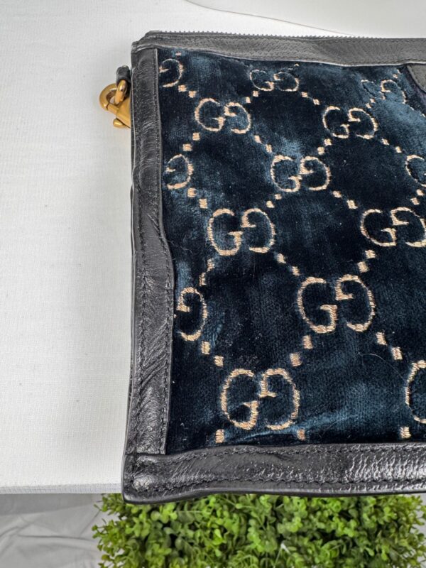 p1-195.jpg Gucci Ophidia GG Velvet Wristlet Clutch Navy Blue with Red Web Stripe