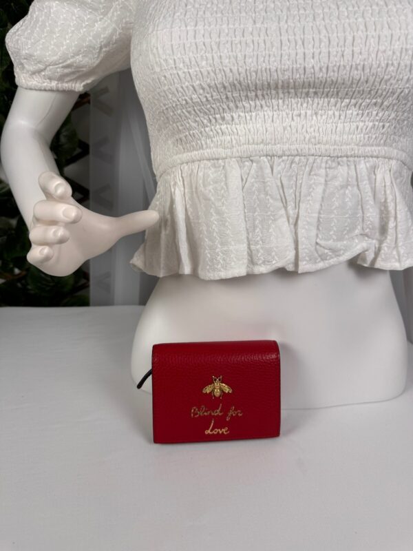 p1-2.jpg Gucci Animalier “Blind for Love” Bee Red Leather Compact Wallet