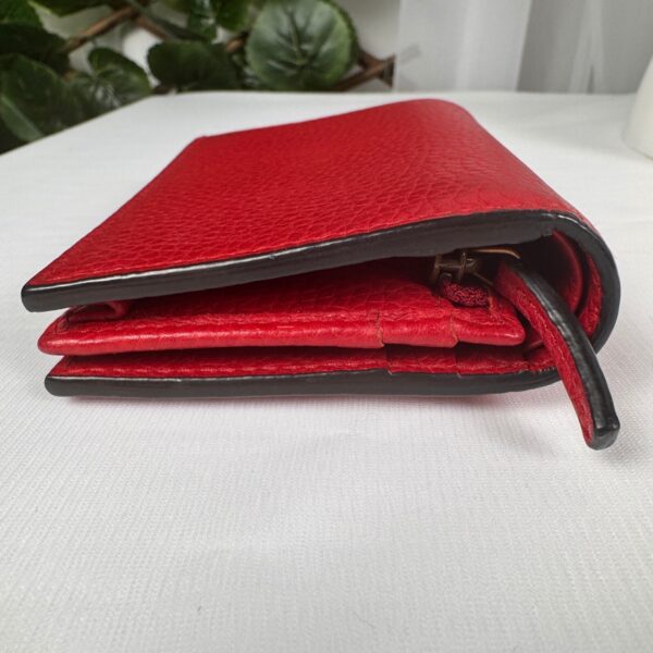 p1-5.jpg Gucci Animalier “Blind for Love” Bee Red Leather Compact Wallet