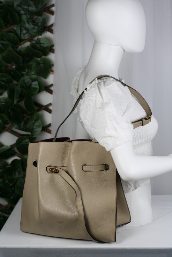 p1-55.jpg Mulberry Tynedale Bucket Bag Beige Grained Leather Gold Hardware