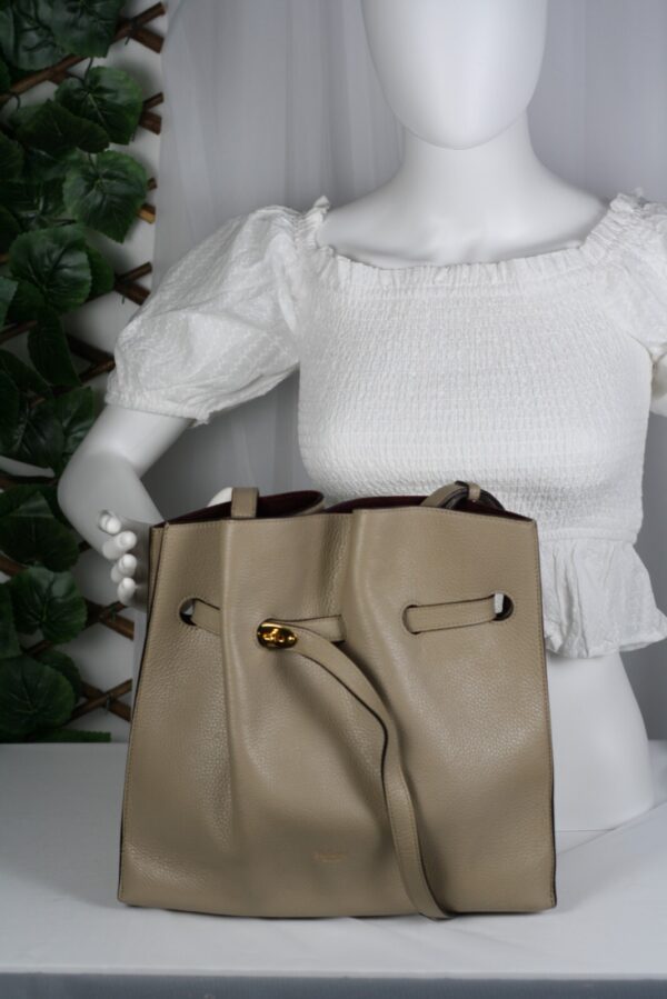 p1-57.jpg Mulberry Tynedale Bucket Bag Beige Grained Leather Gold Hardware