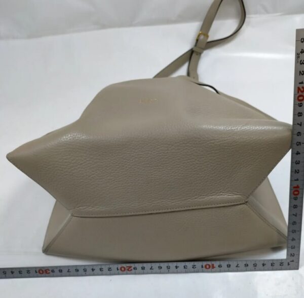 p1-61.jpg Mulberry Tynedale Bucket Bag Beige Grained Leather Gold Hardware