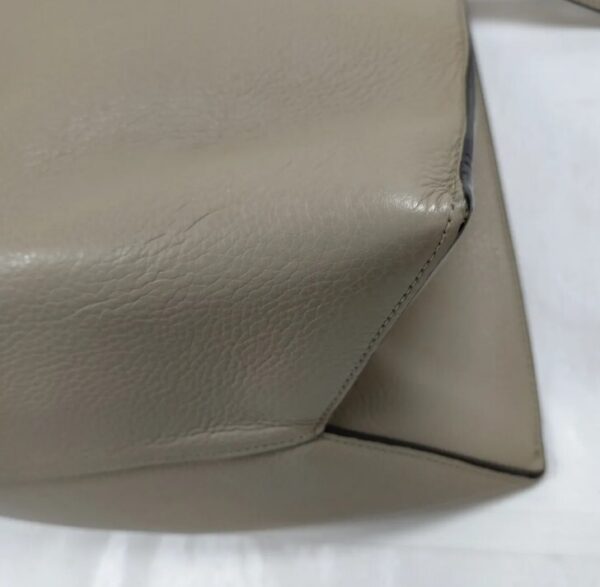 p1-62.jpg Mulberry Tynedale Bucket Bag Beige Grained Leather Gold Hardware