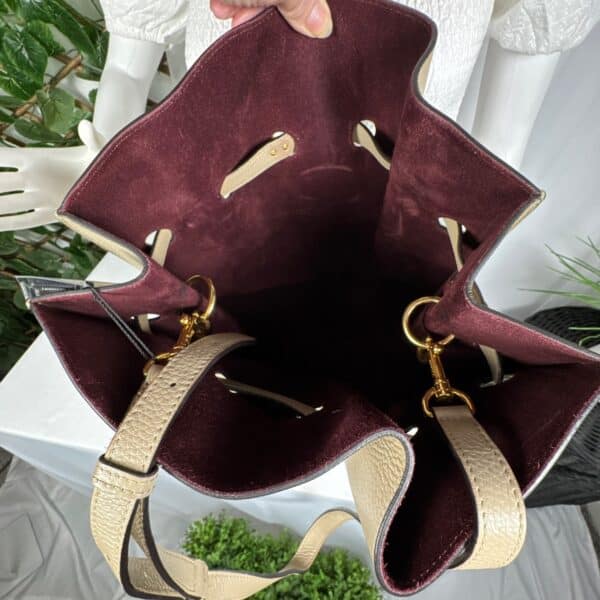 p1-67.jpg Mulberry Tynedale Bucket Bag Beige Grained Leather Gold Hardware