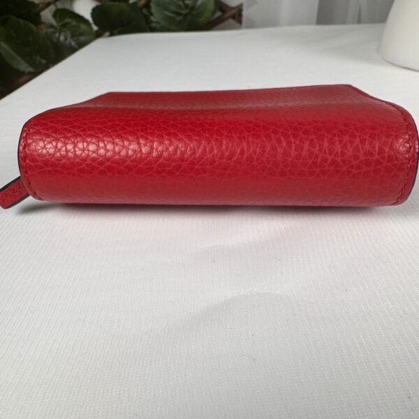 p1-7.jpg Gucci Animalier “Blind for Love” Bee Red Leather Compact Wallet
